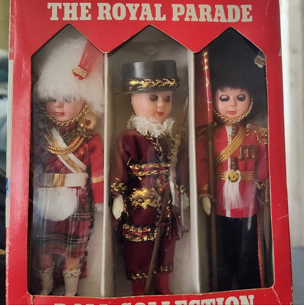 Royal Parade Doll Collection Set